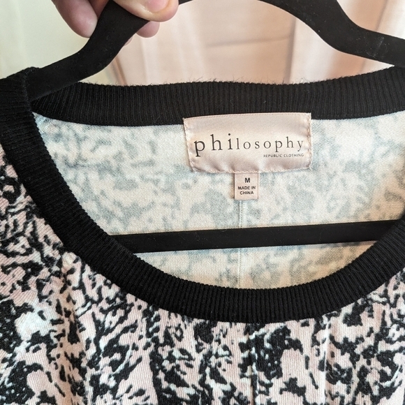 Philosophy print long sleeve sweater size medium - Picture 15 of 16